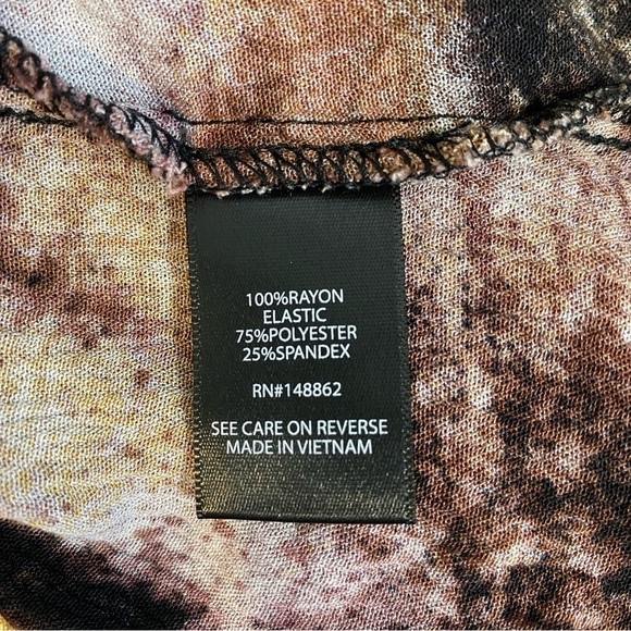 Torrid Women size 2 (2X) V Neck Baby-doll Top Crinkle Gauze Tie Dye Purple Tan - Picture 11 of 11